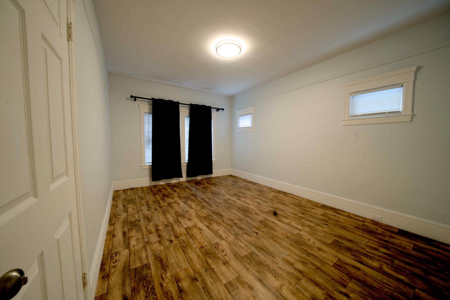 Detail Gallery Image 3 of 13 For 285 Brussels St, San Francisco,  CA 94134 - 1 Beds | 1 Baths