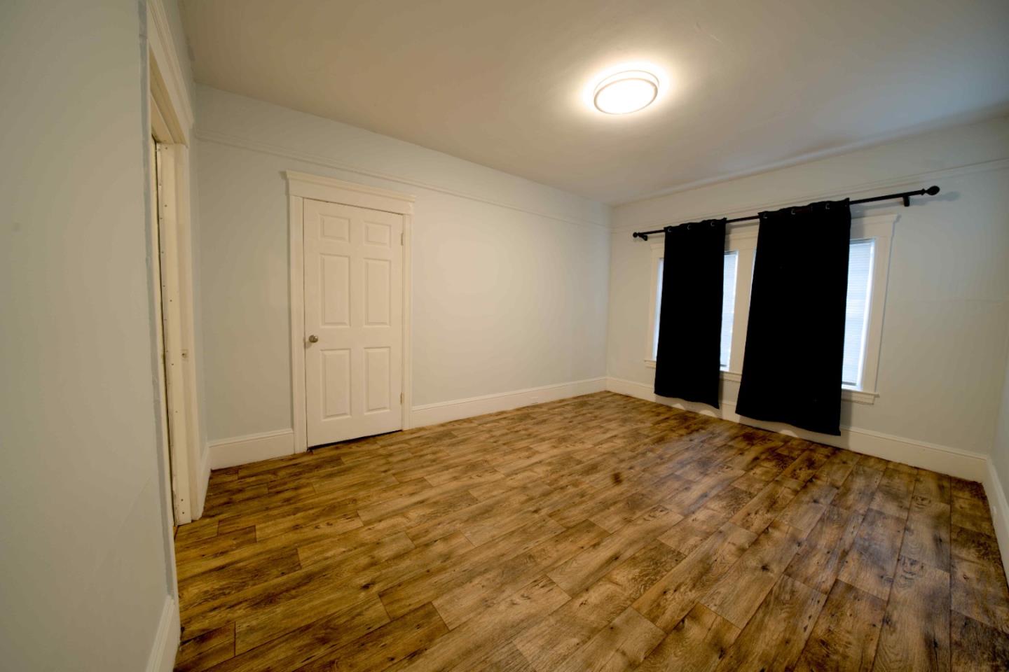 Detail Gallery Image 4 of 13 For 285 Brussels St, San Francisco,  CA 94134 - 1 Beds | 1 Baths