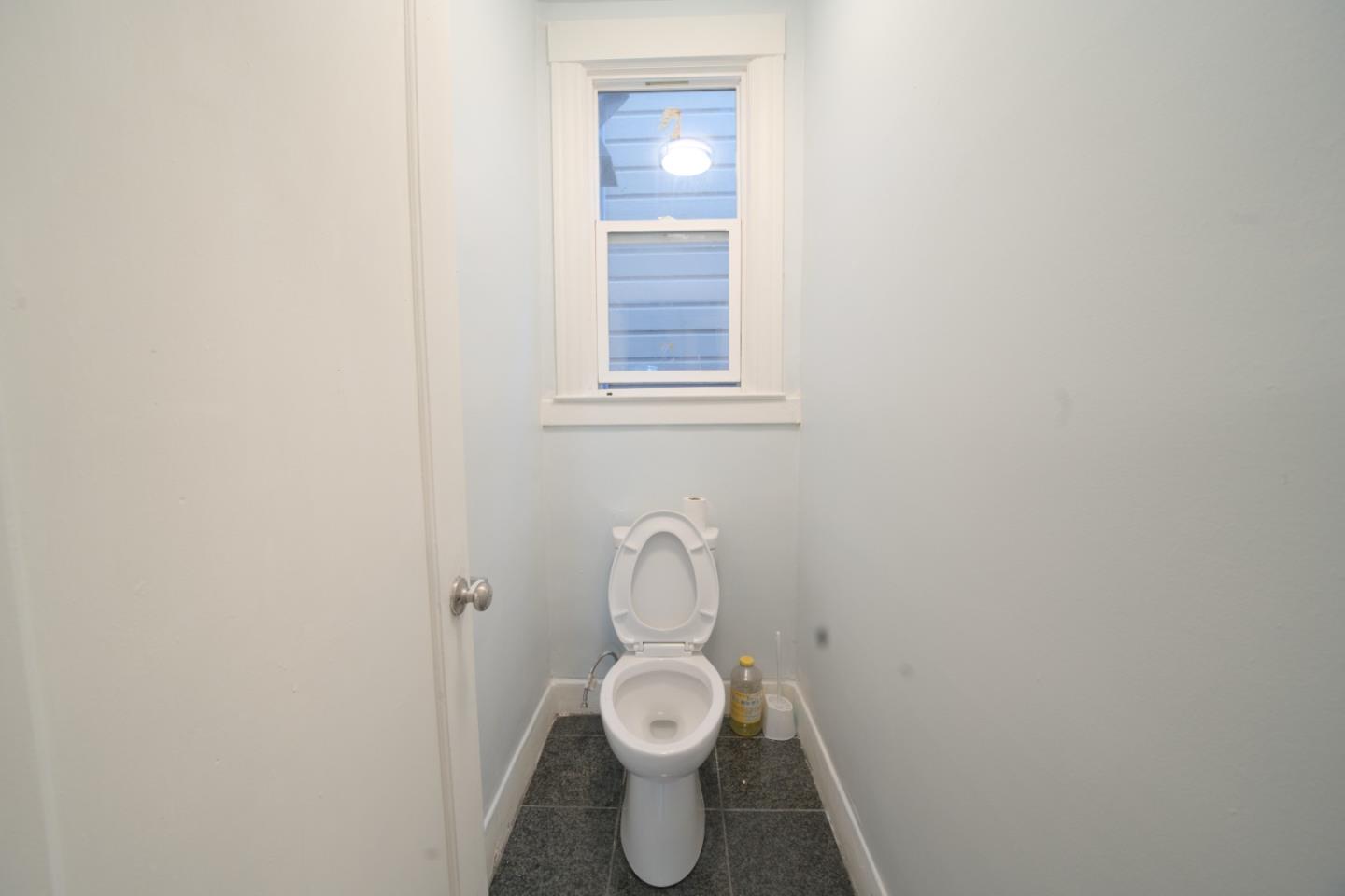 Detail Gallery Image 7 of 13 For 285 Brussels St, San Francisco,  CA 94134 - 1 Beds | 1 Baths