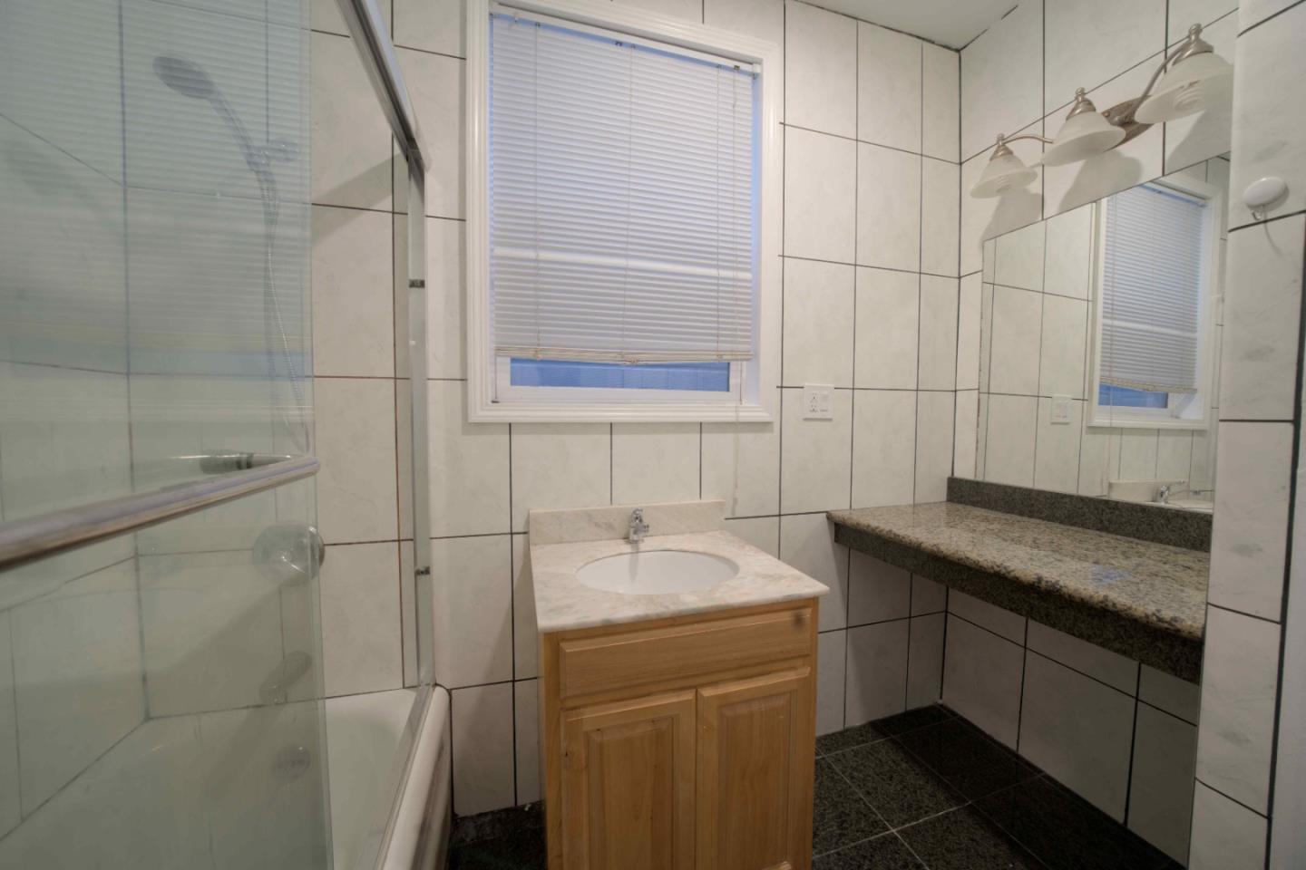 Detail Gallery Image 9 of 13 For 285 Brussels St, San Francisco,  CA 94134 - 1 Beds | 1 Baths