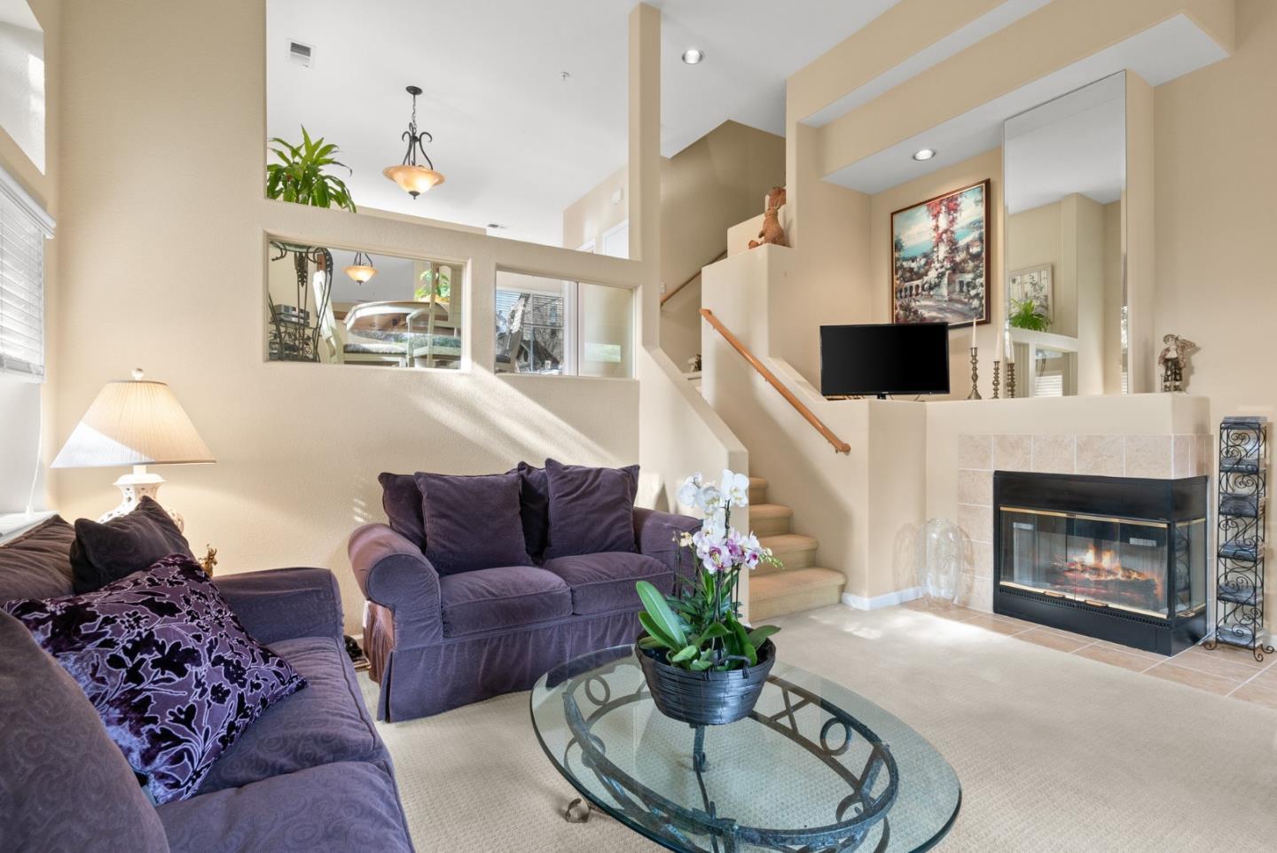 Detail Gallery Image 5 of 26 For 120 Claremont Terrace, Santa Cruz,  CA 95060 - 2 Beds | 2/1 Baths