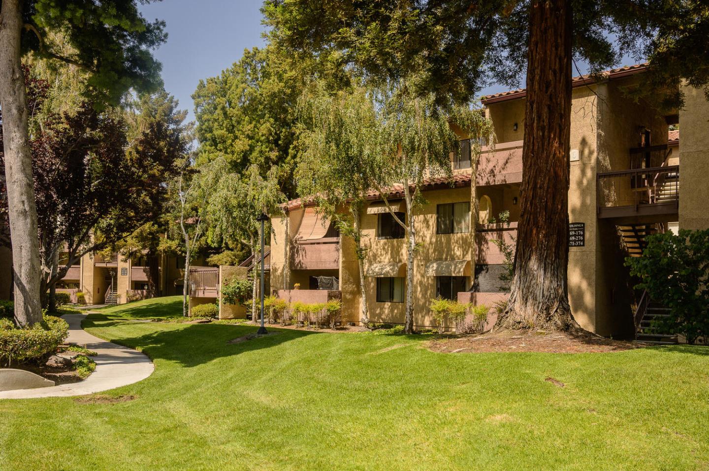 Detail Gallery Image 2 of 26 For 2250 Monroe St #143,  Santa Clara,  CA 95050 - 1 Beds | 1 Baths