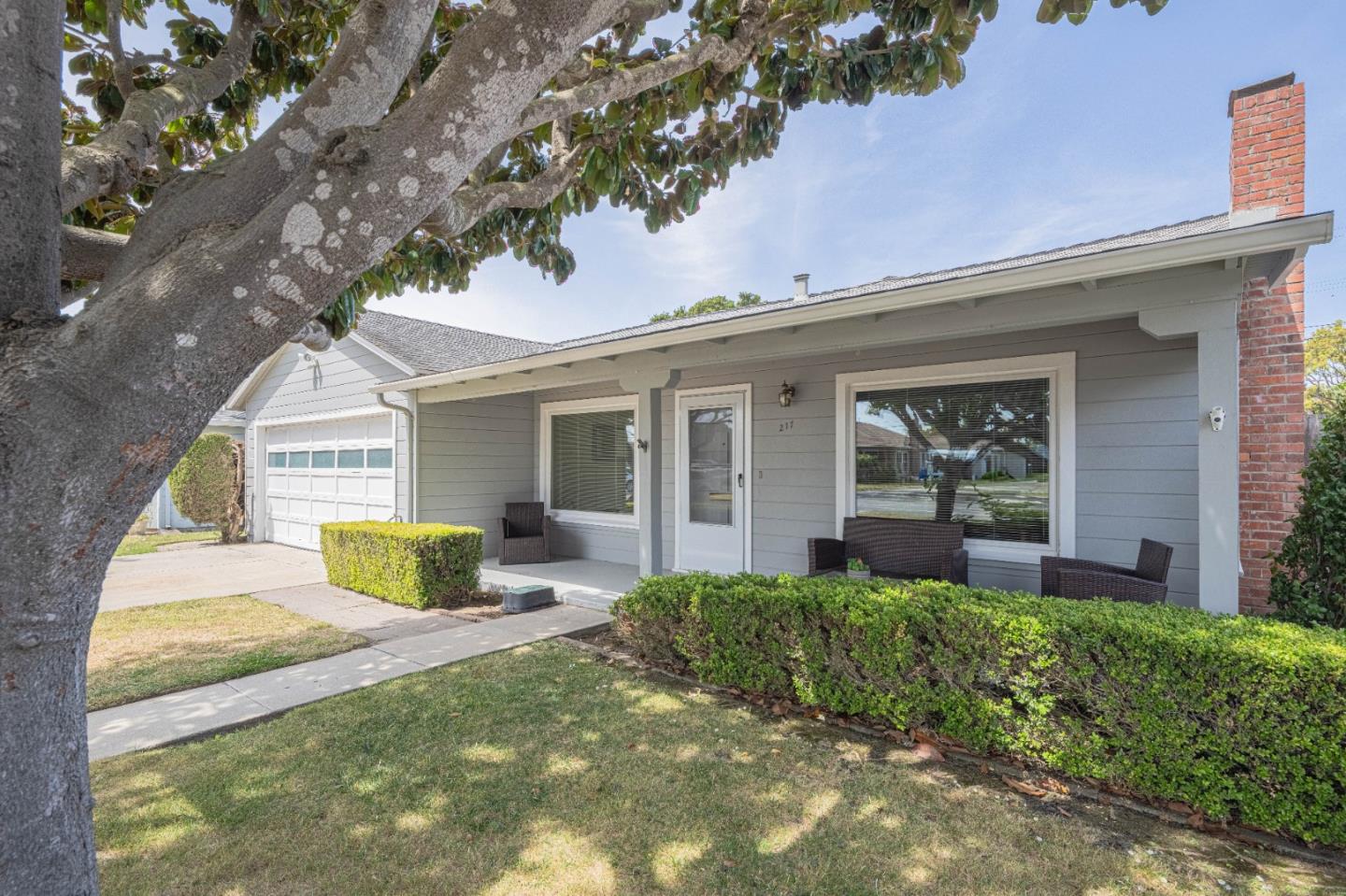 Detail Gallery Image 2 of 39 For 217 Maryal Dr, Salinas,  CA 93906 - 3 Beds | 1 Baths