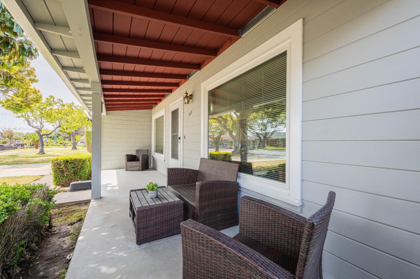Detail Gallery Image 3 of 39 For 217 Maryal Dr, Salinas,  CA 93906 - 3 Beds | 1 Baths