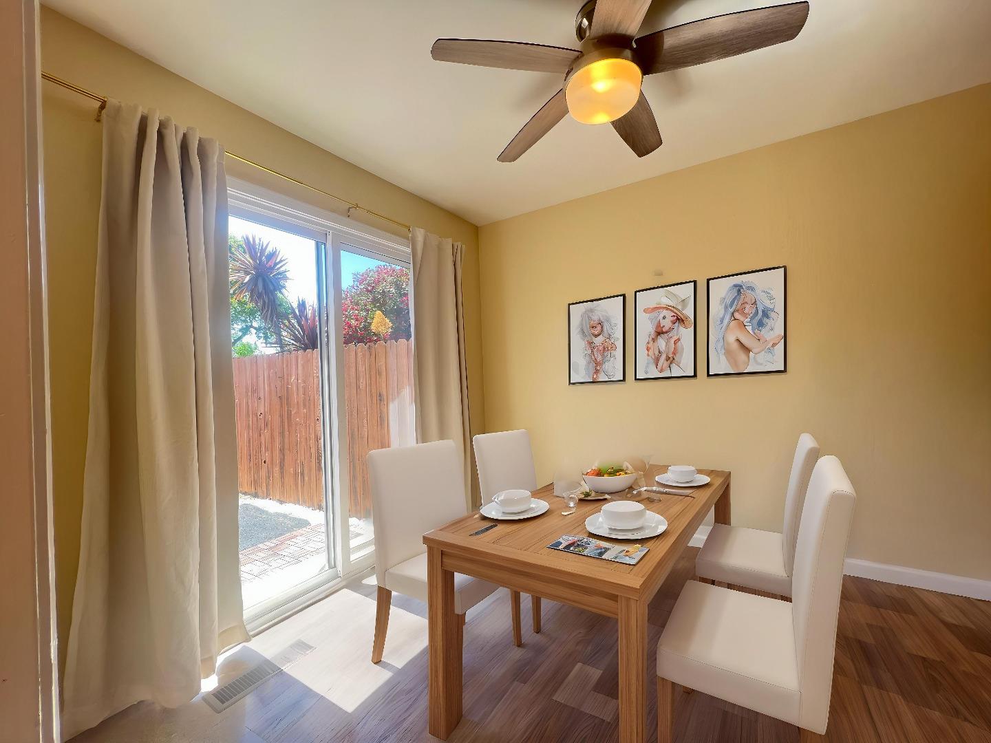 Detail Gallery Image 4 of 14 For 896 Canfield Ct, San Jose,  CA 95136 - 2 Beds | 2 Baths