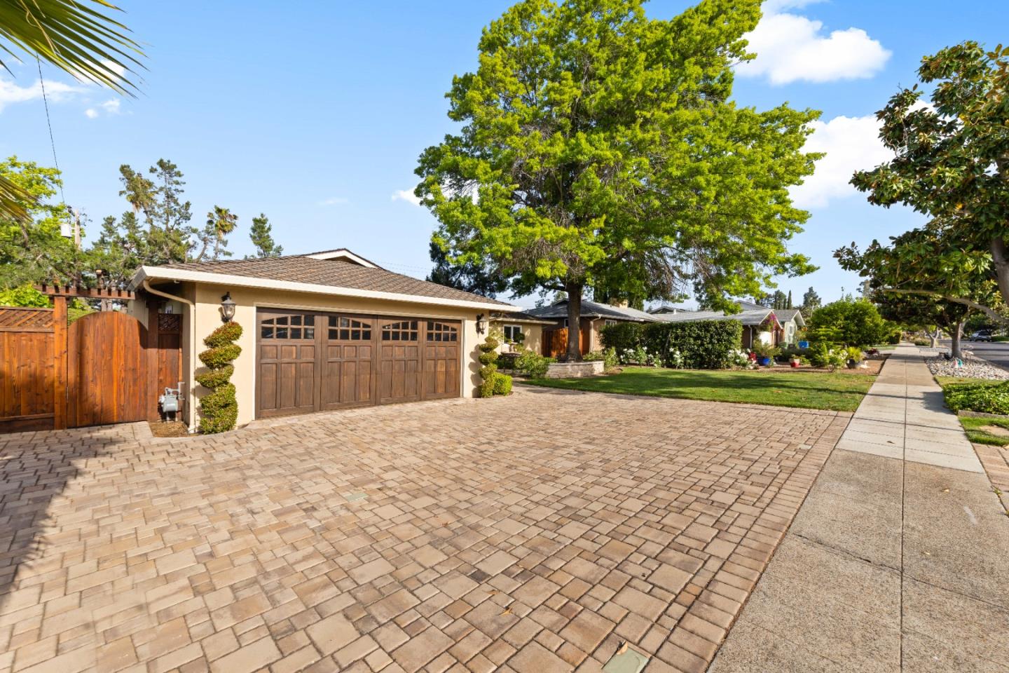 Detail Gallery Image 3 of 37 For 228 Prince St, Los Gatos,  CA 95032 - 3 Beds | 2 Baths