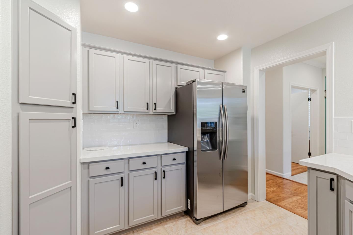Detail Gallery Image 18 of 47 For 828 Monarch Ln, San Jose,  CA 95138 - 3 Beds | 3 Baths