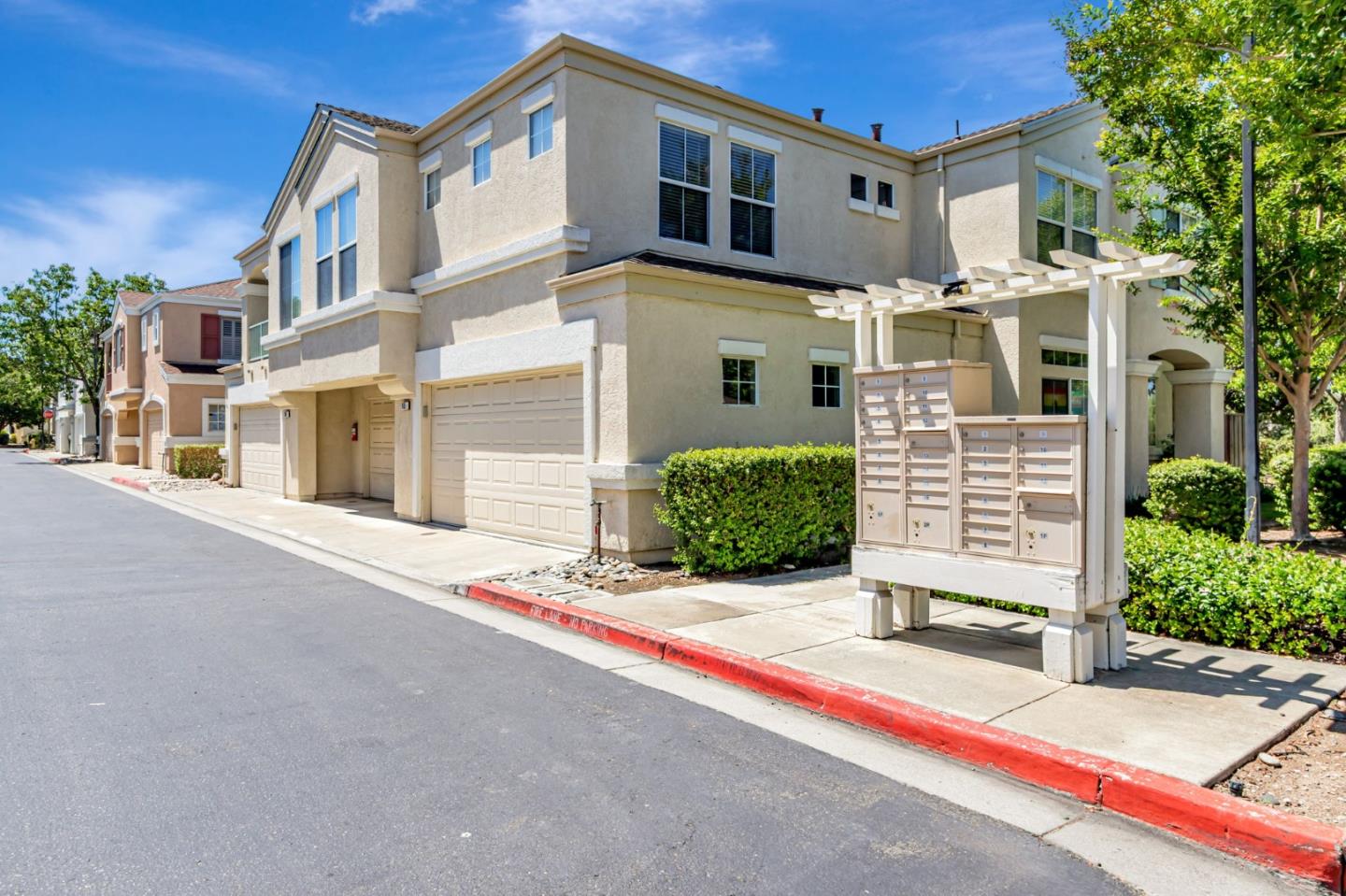 Detail Gallery Image 43 of 47 For 828 Monarch Ln, San Jose,  CA 95138 - 3 Beds | 3 Baths