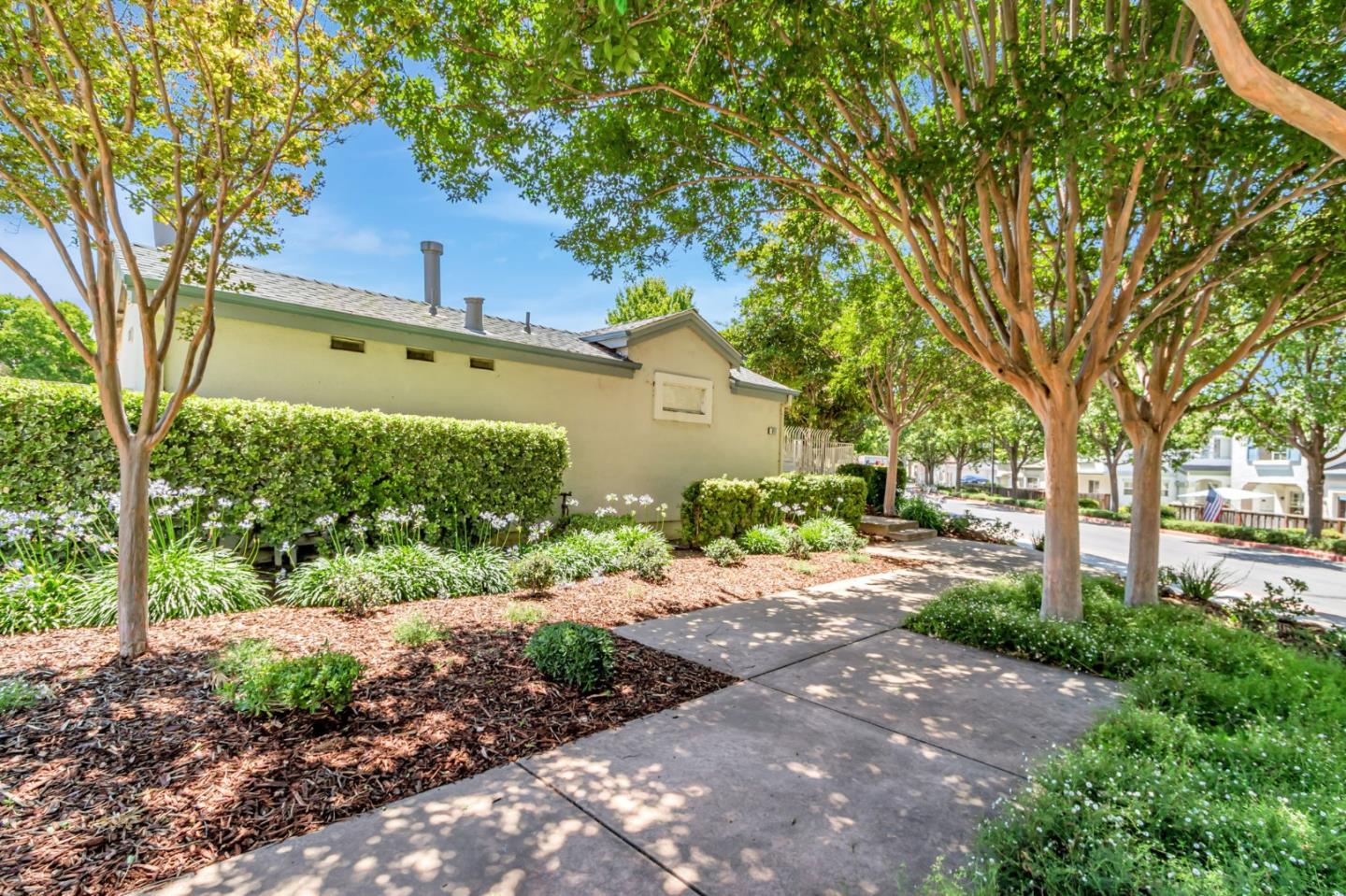 Detail Gallery Image 46 of 47 For 828 Monarch Ln, San Jose,  CA 95138 - 3 Beds | 3 Baths