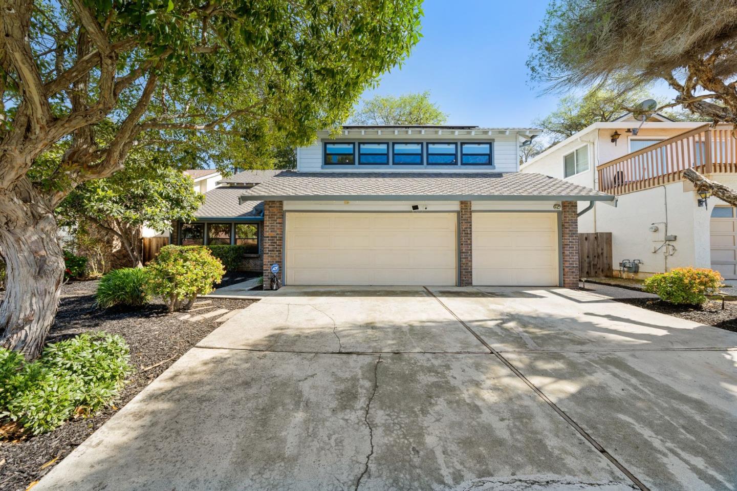 Detail Gallery Image 2 of 59 For 921 Rock Canyon Cir, San Jose,  CA 95127 - 5 Beds | 3 Baths