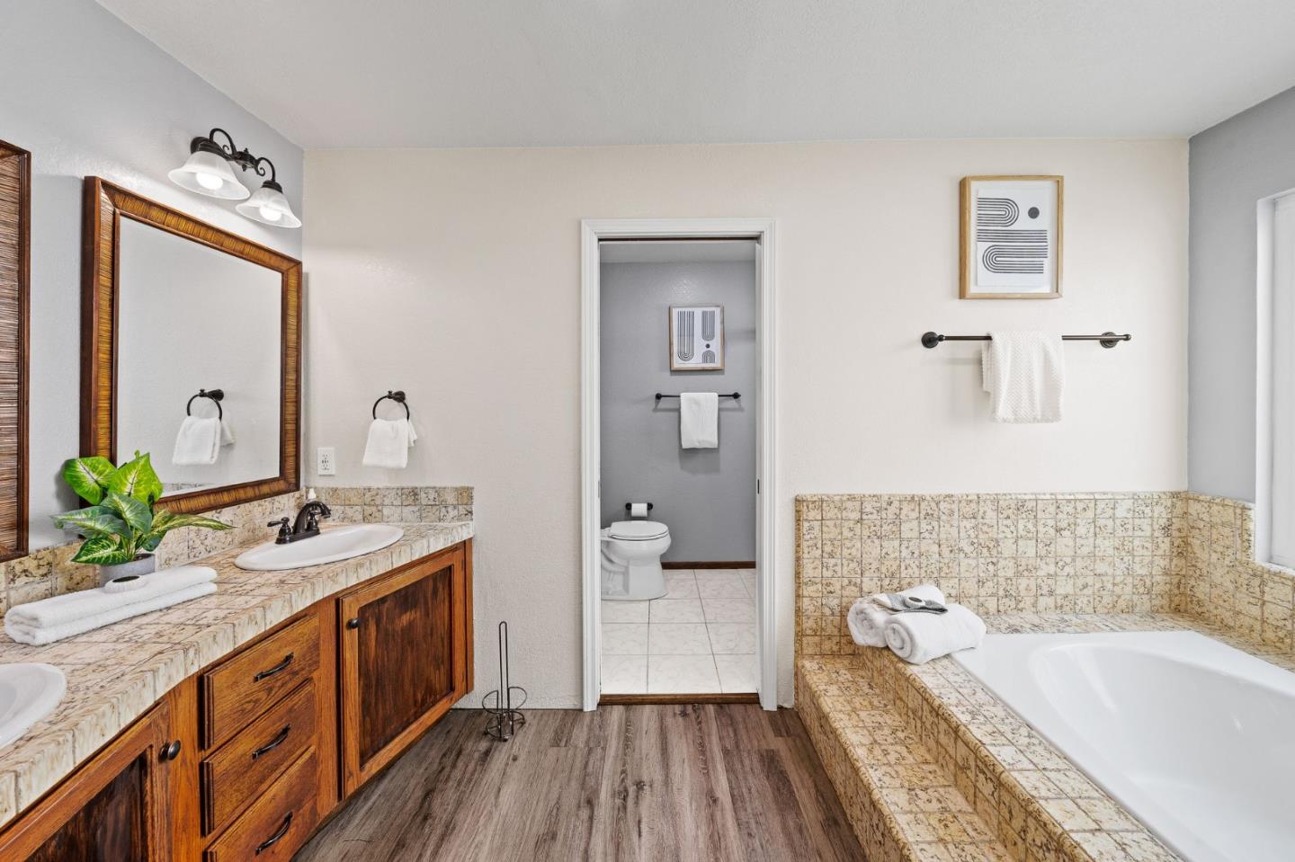 Detail Gallery Image 27 of 59 For 921 Rock Canyon Cir, San Jose,  CA 95127 - 5 Beds | 3 Baths
