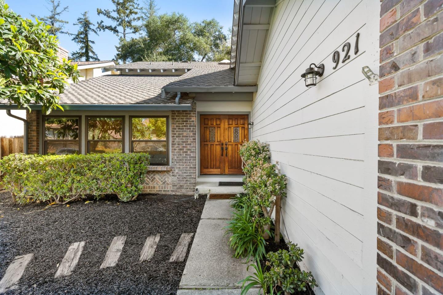 Detail Gallery Image 4 of 59 For 921 Rock Canyon Cir, San Jose,  CA 95127 - 5 Beds | 3 Baths