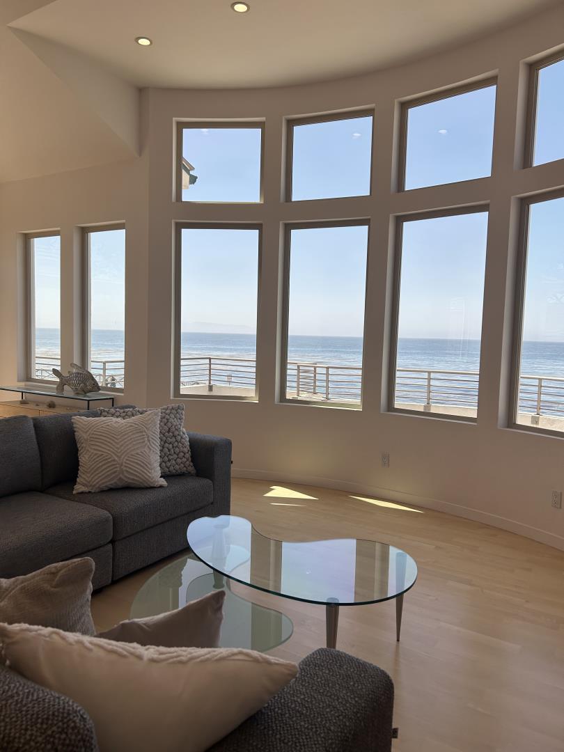 Detail Gallery Image 10 of 25 For 944 W Cliff Dr, Santa Cruz,  CA 95060 - 3 Beds | 3/1 Baths