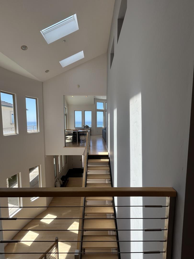 Detail Gallery Image 11 of 25 For 944 W Cliff Dr, Santa Cruz,  CA 95060 - 3 Beds | 3/1 Baths