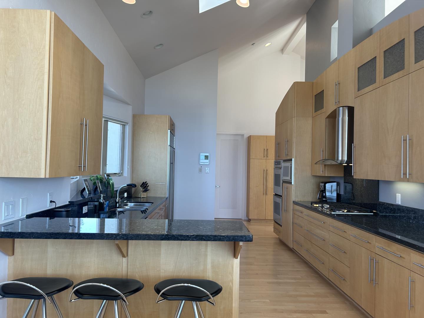 Detail Gallery Image 12 of 25 For 944 W Cliff Dr, Santa Cruz,  CA 95060 - 3 Beds | 3/1 Baths