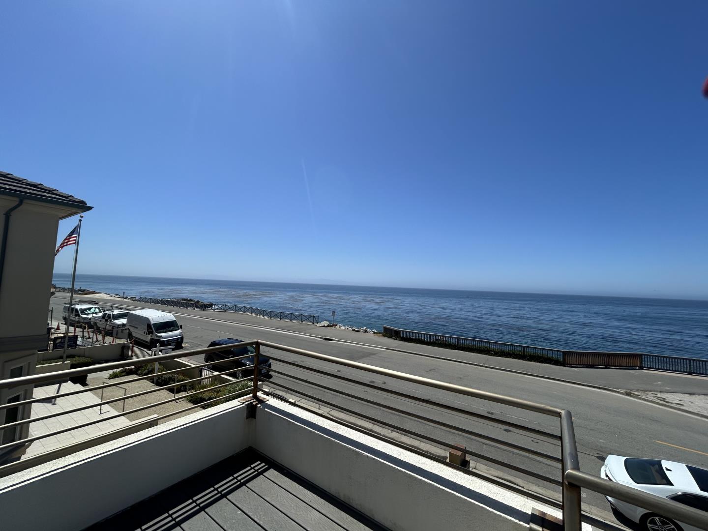 Detail Gallery Image 5 of 25 For 944 W Cliff Dr, Santa Cruz,  CA 95060 - 3 Beds | 3/1 Baths