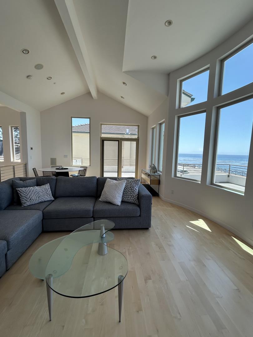 Detail Gallery Image 9 of 25 For 944 W Cliff Dr, Santa Cruz,  CA 95060 - 3 Beds | 3/1 Baths