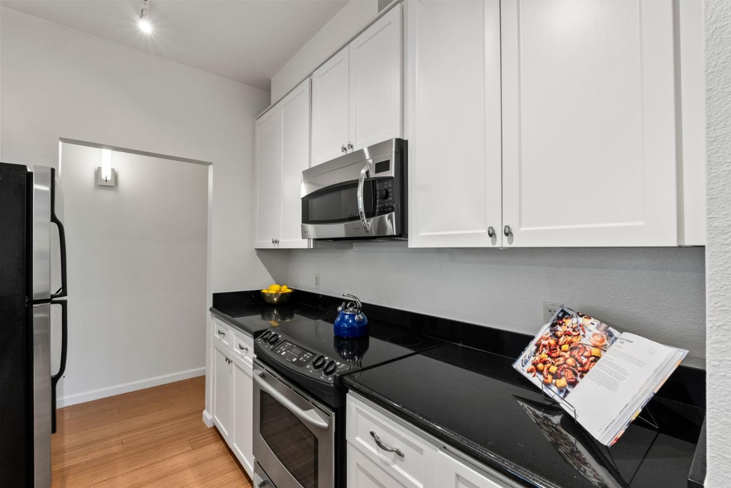 Detail Gallery Image 17 of 40 For 1425 Vallejo St #102,  San Francisco,  CA 94109 - 1 Beds | 1 Baths