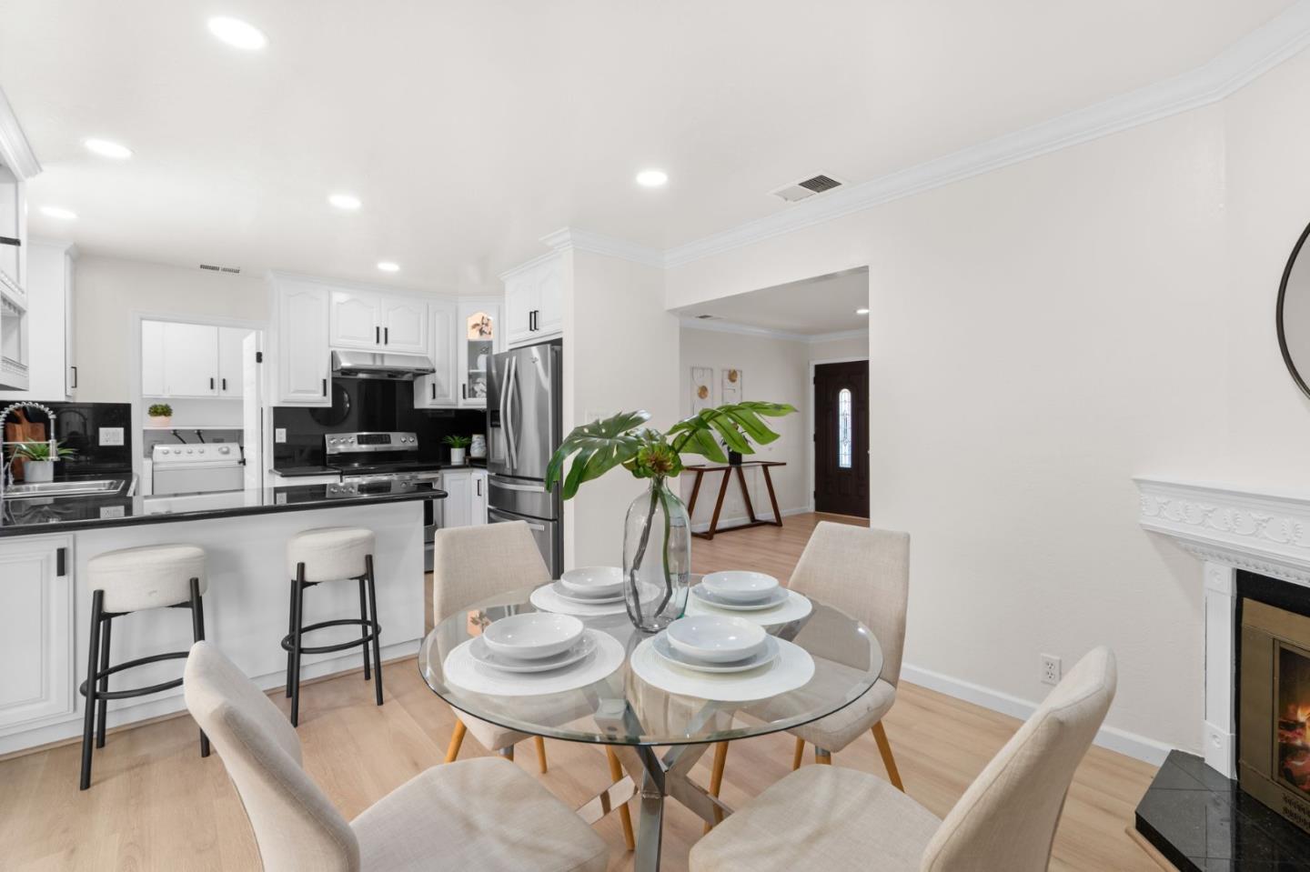 Detail Gallery Image 13 of 44 For 2718 Millbrae Way, San Jose,  CA 95121 - 3 Beds | 2 Baths