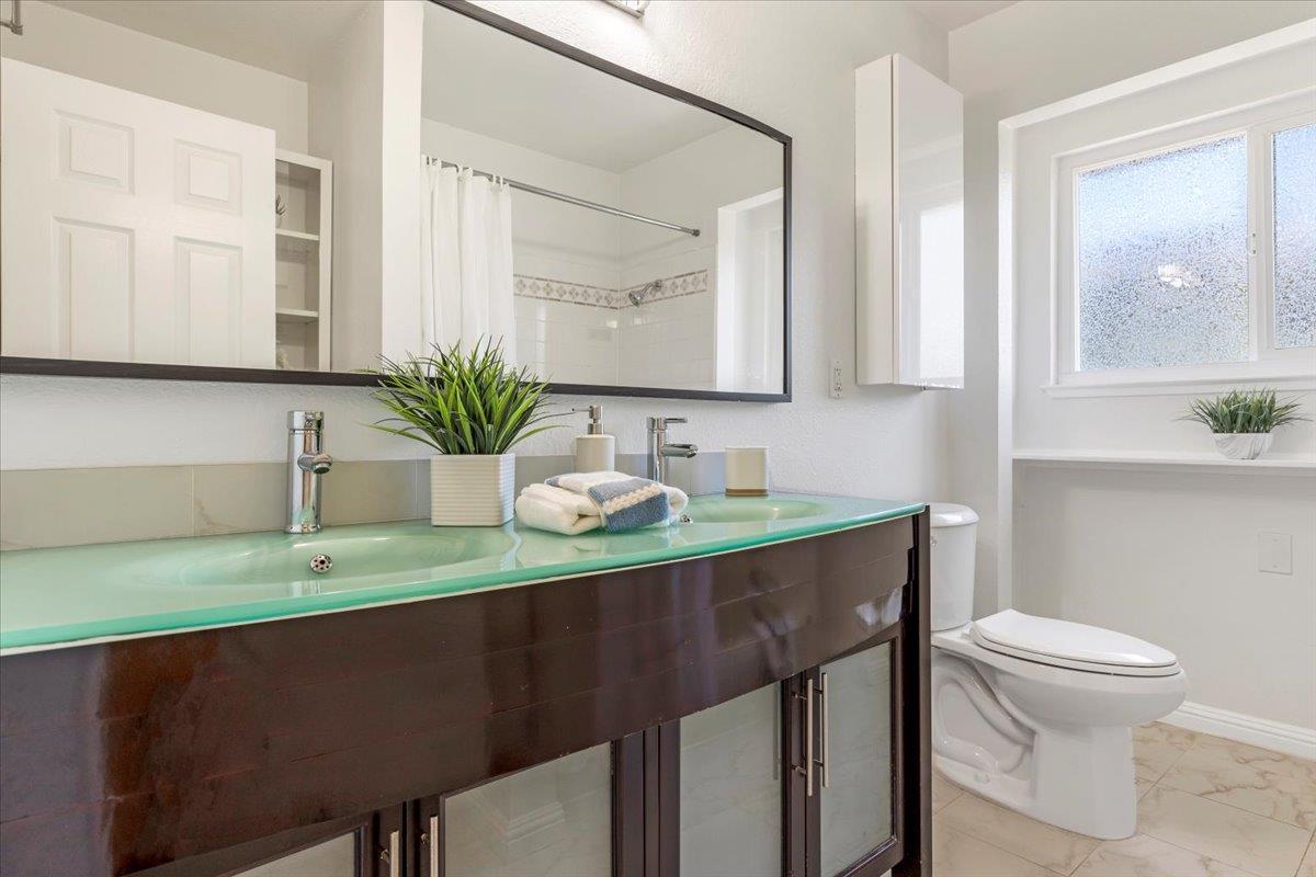 Detail Gallery Image 19 of 24 For 83 Devonshire Ave #3,  Mountain View,  CA 94043 - 2 Beds | 2 Baths