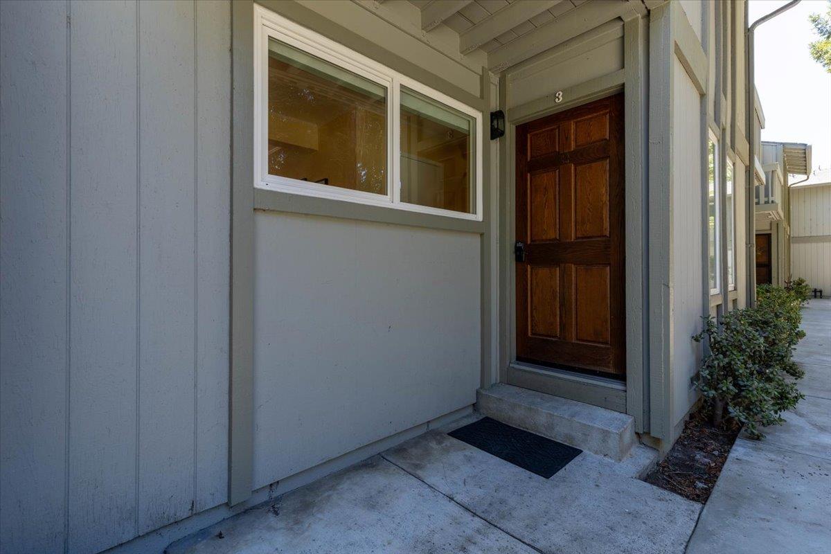 Detail Gallery Image 2 of 24 For 83 Devonshire Ave #3,  Mountain View,  CA 94043 - 2 Beds | 2 Baths