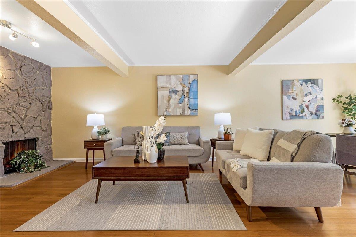 Detail Gallery Image 4 of 24 For 83 Devonshire Ave #3,  Mountain View,  CA 94043 - 2 Beds | 2 Baths
