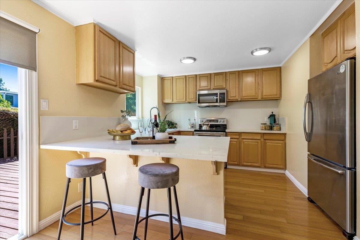 Detail Gallery Image 7 of 24 For 83 Devonshire Ave #3,  Mountain View,  CA 94043 - 2 Beds | 2 Baths