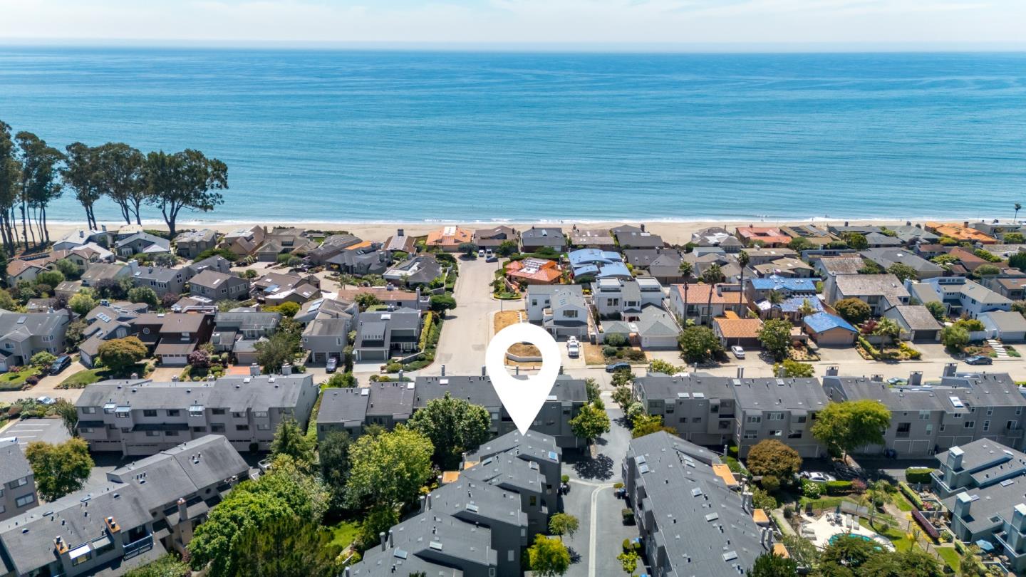 Detail Gallery Image 1 of 15 For 1083 via Tornasol, Aptos,  CA 95003 - 2 Beds | 2 Baths
