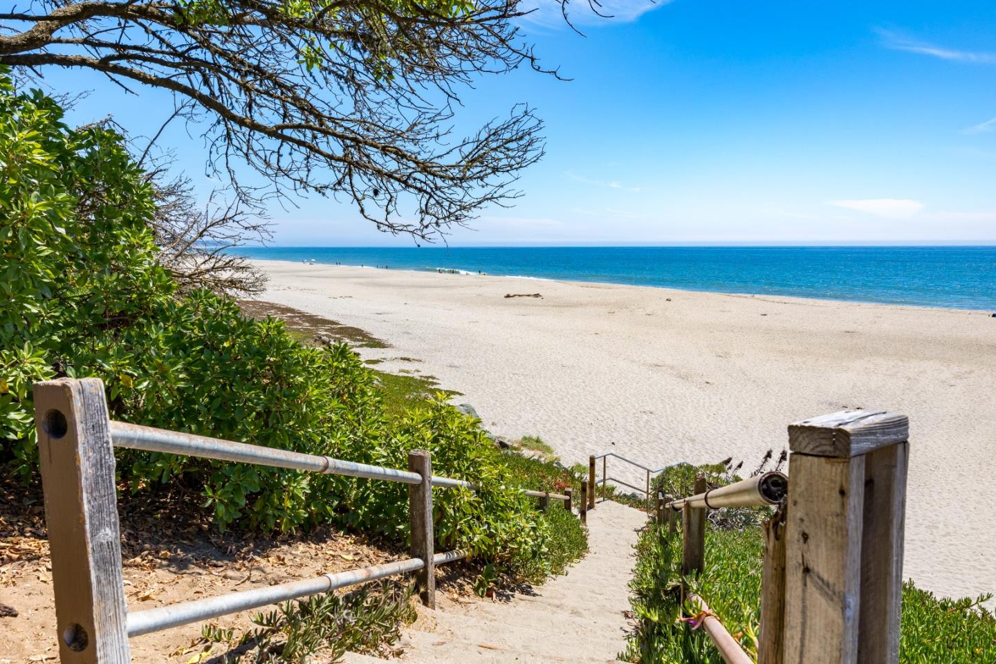 Detail Gallery Image 3 of 15 For 1083 via Tornasol, Aptos,  CA 95003 - 2 Beds | 2 Baths