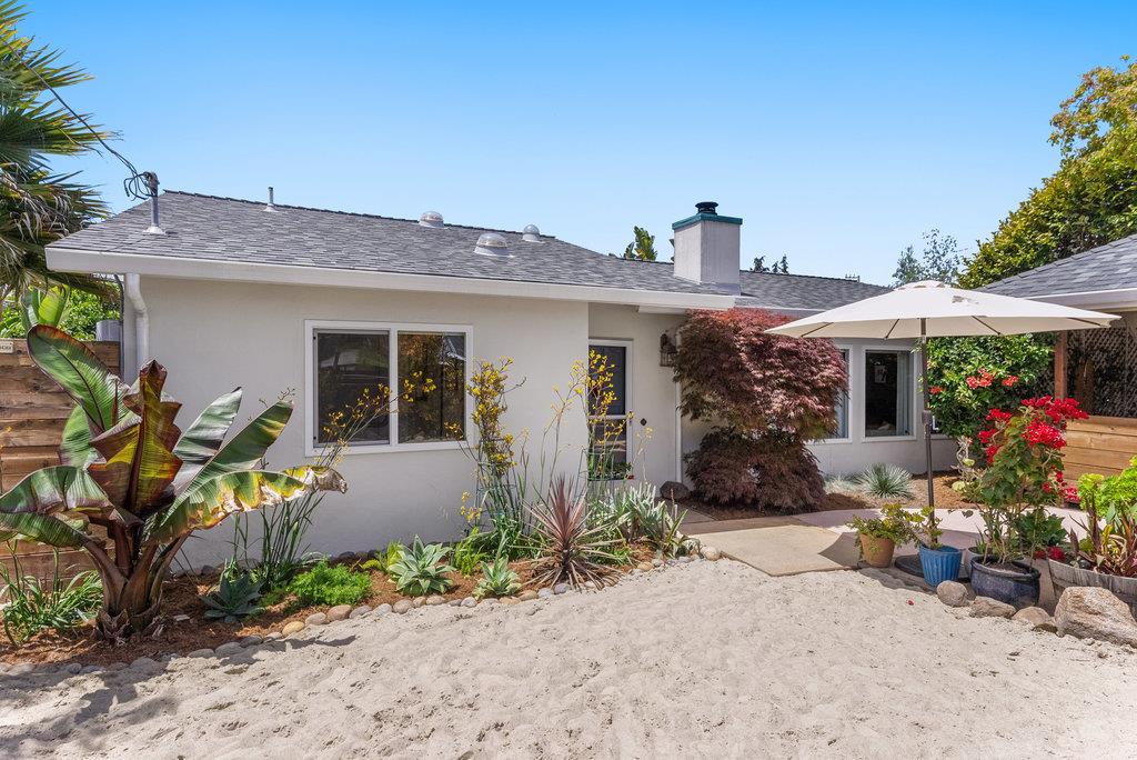 Detail Gallery Image 11 of 49 For 1965 42nd Ave, Capitola,  CA 95010 - 2 Beds | 2 Baths