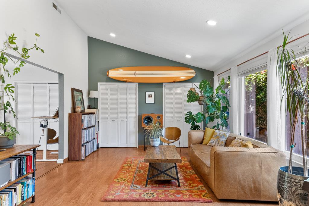 Detail Gallery Image 13 of 49 For 1965 42nd Ave, Capitola,  CA 95010 - 2 Beds | 2 Baths