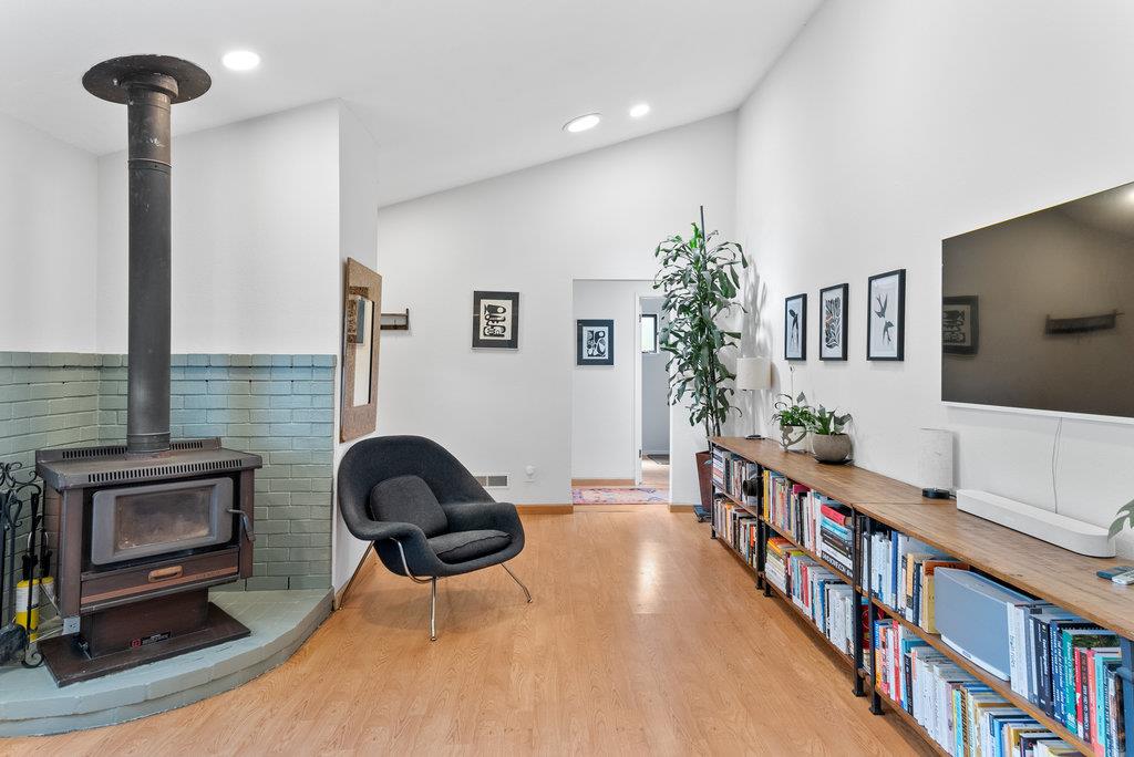 Detail Gallery Image 15 of 49 For 1965 42nd Ave, Capitola,  CA 95010 - 2 Beds | 2 Baths
