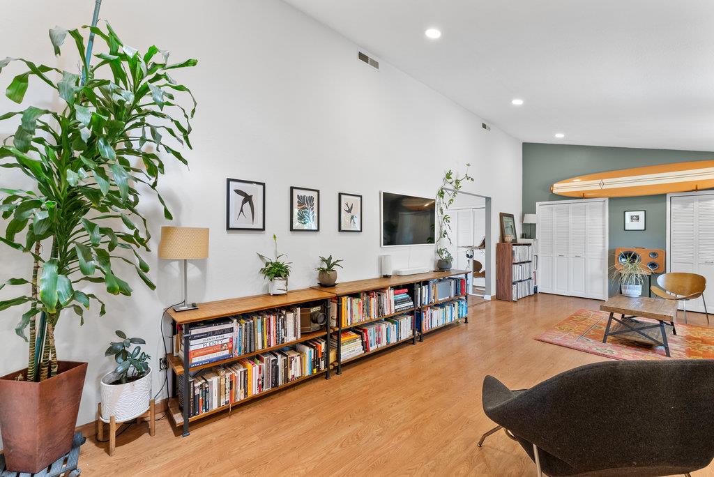 Detail Gallery Image 16 of 49 For 1965 42nd Ave, Capitola,  CA 95010 - 2 Beds | 2 Baths