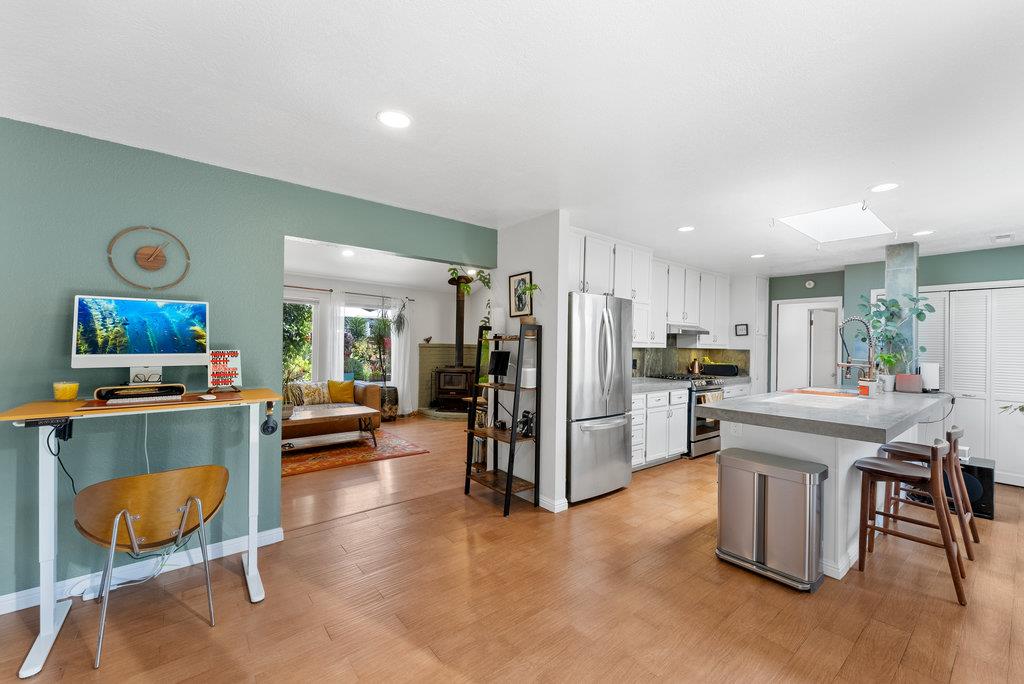 Detail Gallery Image 18 of 49 For 1965 42nd Ave, Capitola,  CA 95010 - 2 Beds | 2 Baths