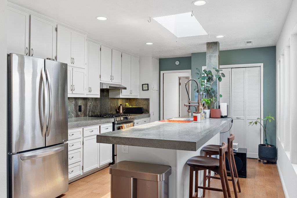 Detail Gallery Image 19 of 49 For 1965 42nd Ave, Capitola,  CA 95010 - 2 Beds | 2 Baths