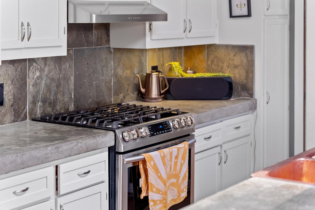 Detail Gallery Image 23 of 49 For 1965 42nd Ave, Capitola,  CA 95010 - 2 Beds | 2 Baths