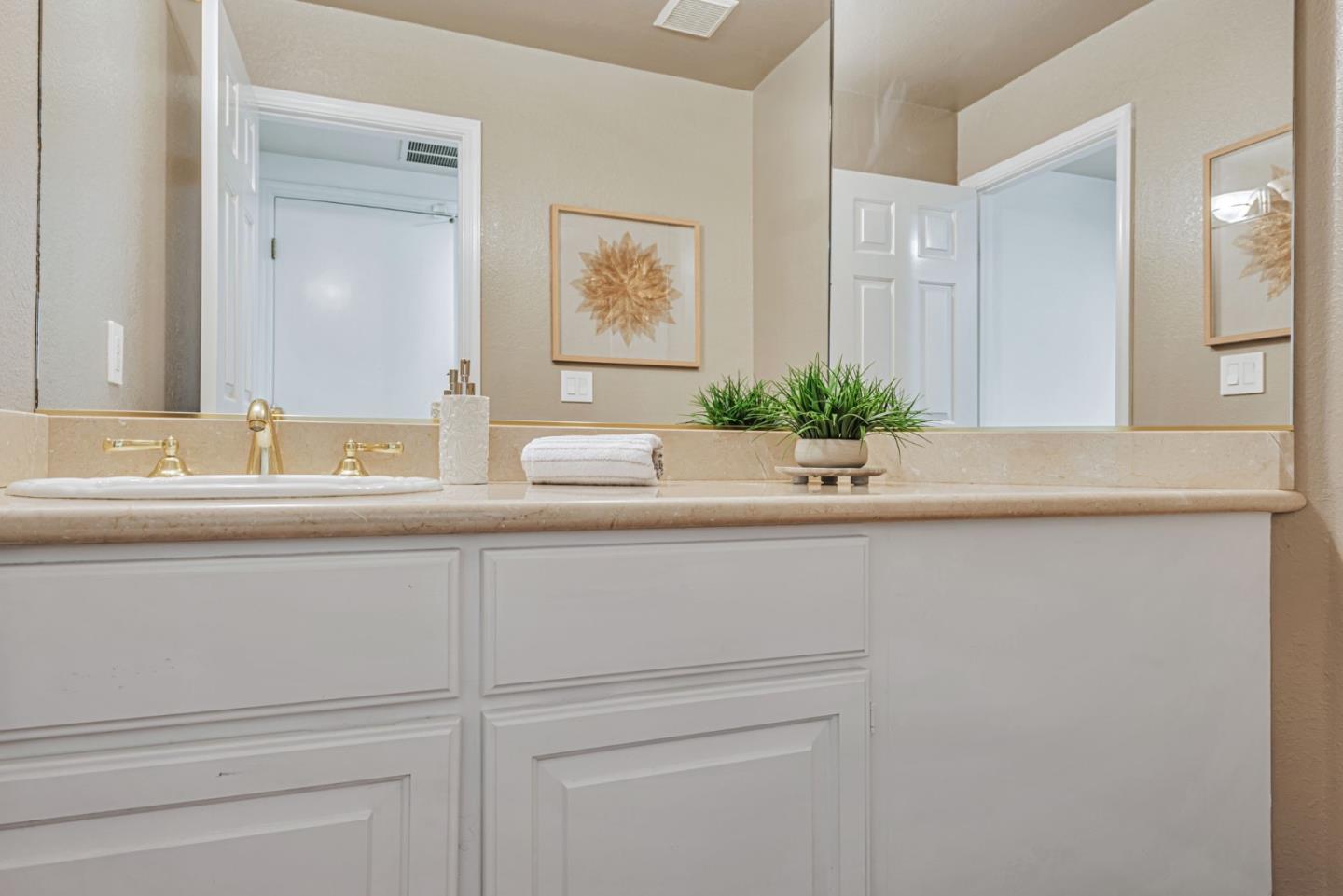 Detail Gallery Image 42 of 47 For 100 Danbury Ln, Redwood City,  CA 94061 - 4 Beds | 2/1 Baths