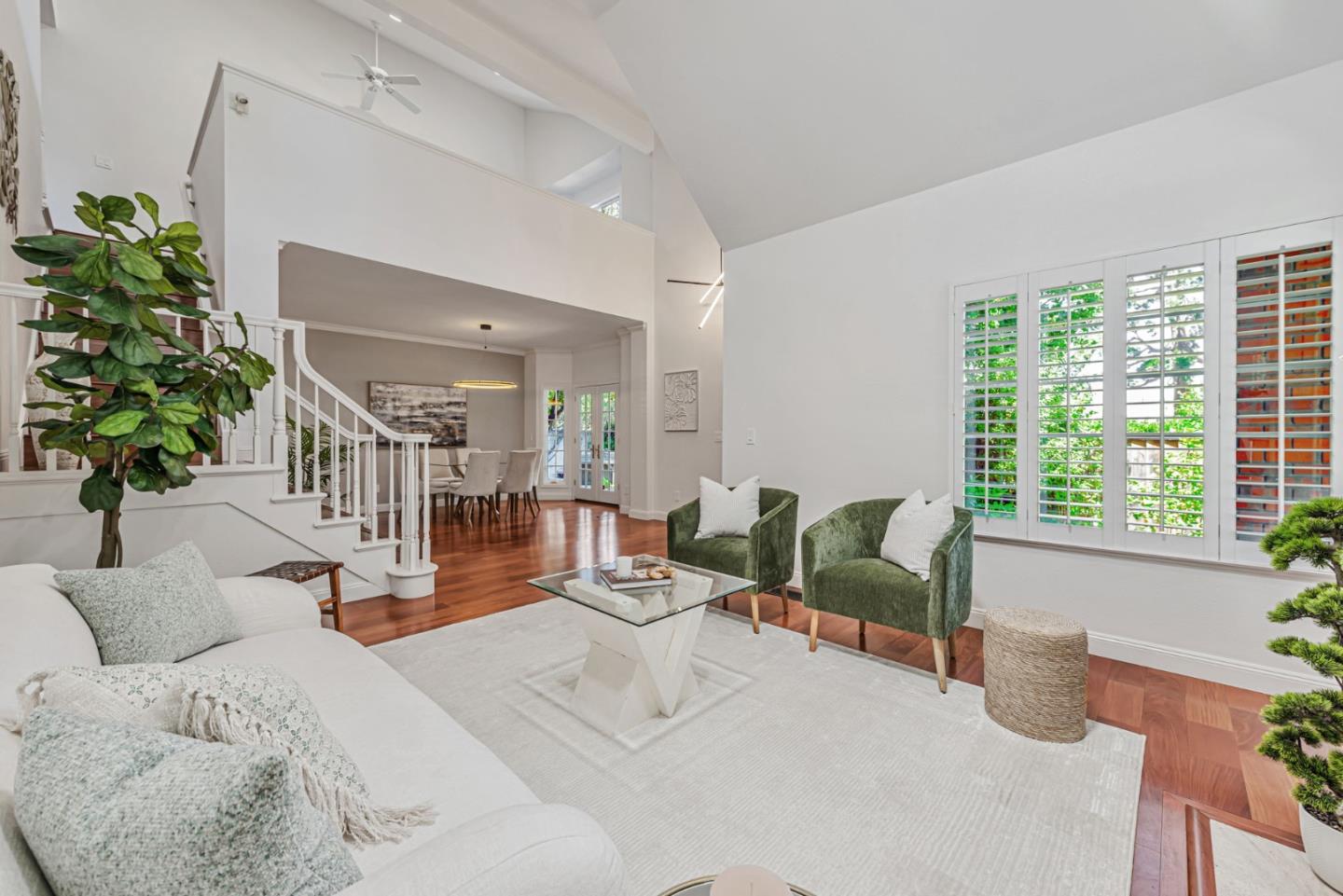Detail Gallery Image 8 of 47 For 100 Danbury Ln, Redwood City,  CA 94061 - 4 Beds | 2/1 Baths