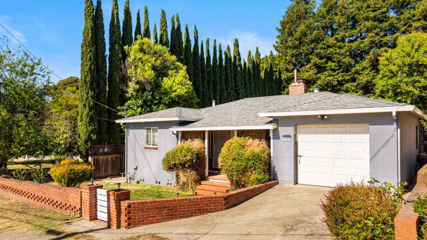 Detail Gallery Image 1 of 23 For 22860 7th St, Hayward,  CA 94541 - 2 Beds | 1 Baths