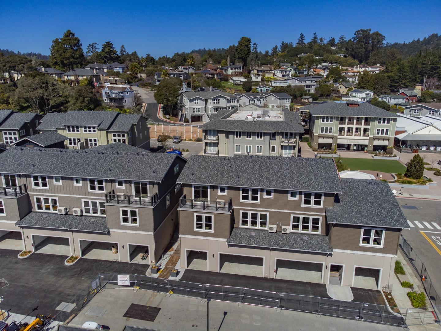 Detail Gallery Image 18 of 19 For 136 Aptos Village Way #4,  Aptos,  CA 95003 - 1 Beds | 1 Baths
