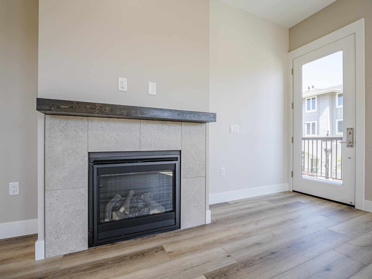 Detail Gallery Image 5 of 19 For 136 Aptos Village Way #4,  Aptos,  CA 95003 - 1 Beds | 1 Baths