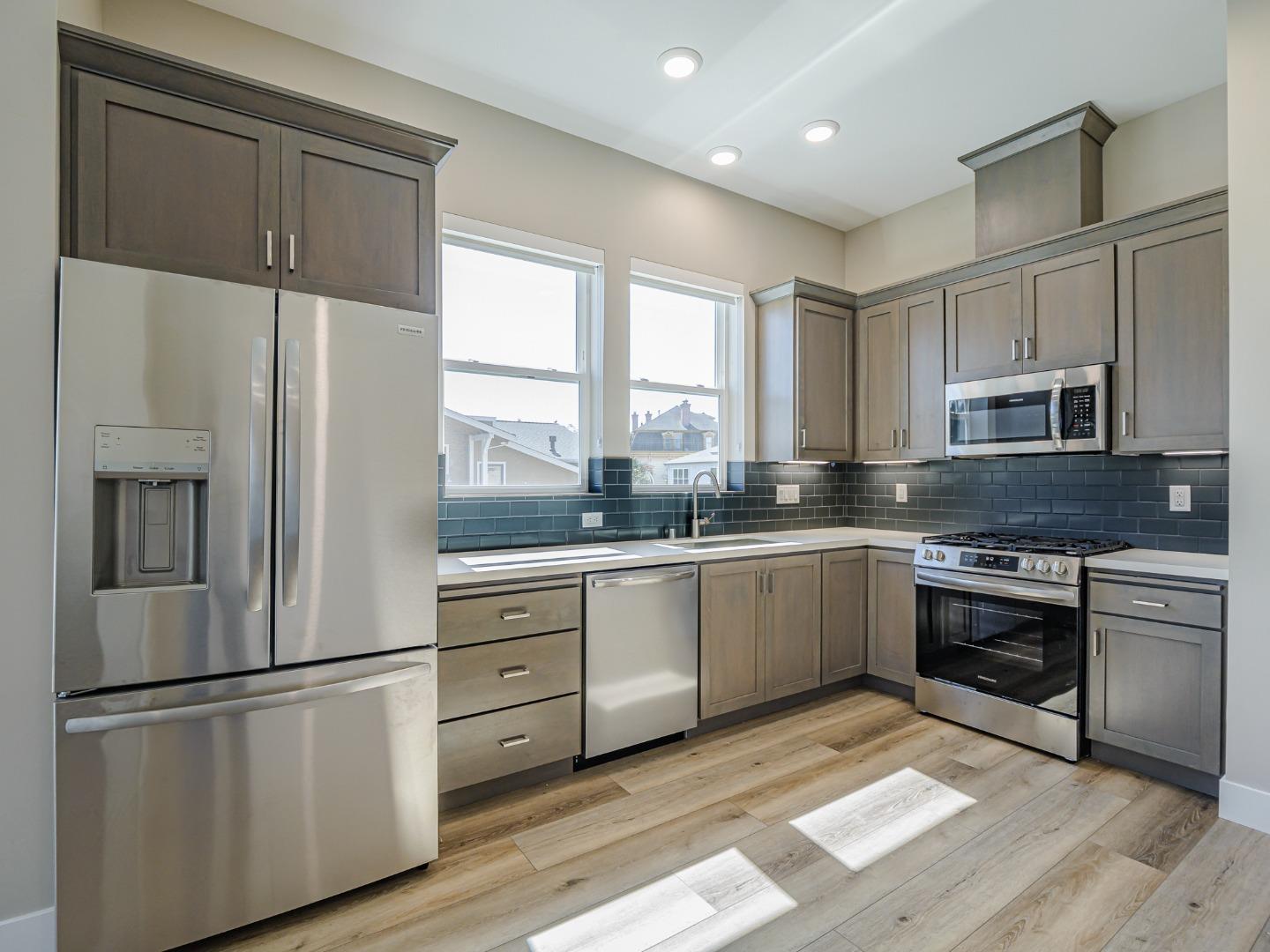 Detail Gallery Image 8 of 19 For 136 Aptos Village Way #4,  Aptos,  CA 95003 - 1 Beds | 1 Baths
