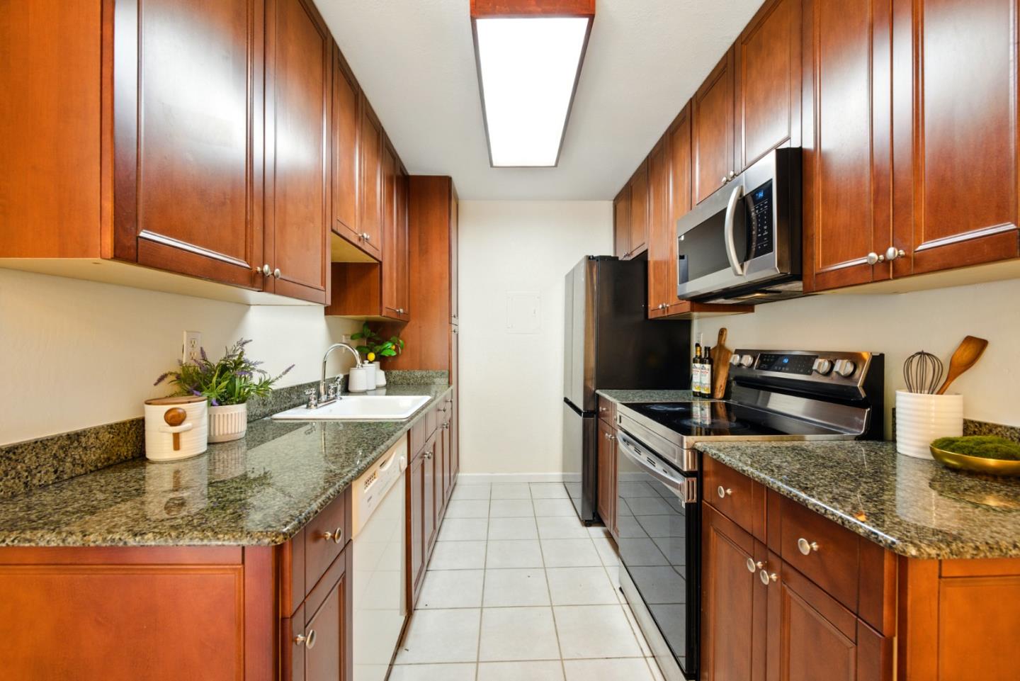 Detail Gallery Image 10 of 23 For 757 N Fair Oaks Ave #3,  Sunnyvale,  CA 94085 - 2 Beds | 1 Baths