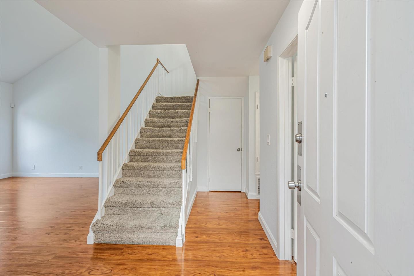 Detail Gallery Image 14 of 32 For 683 Black Pine Dr, San Leandro,  CA 94577 - 3 Beds | 2/1 Baths