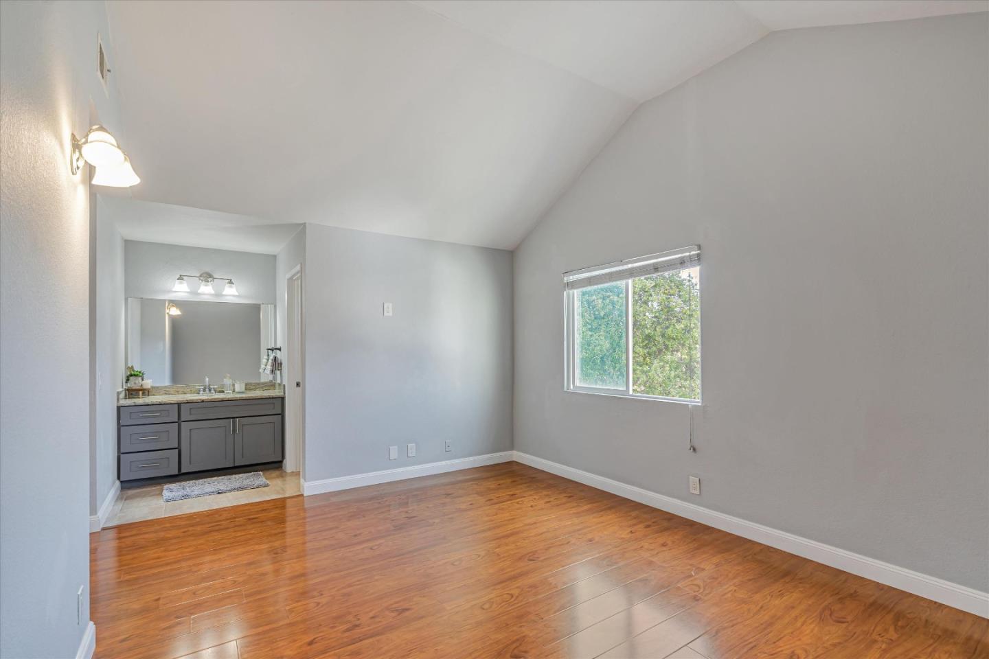Detail Gallery Image 25 of 32 For 683 Black Pine Dr, San Leandro,  CA 94577 - 3 Beds | 2/1 Baths