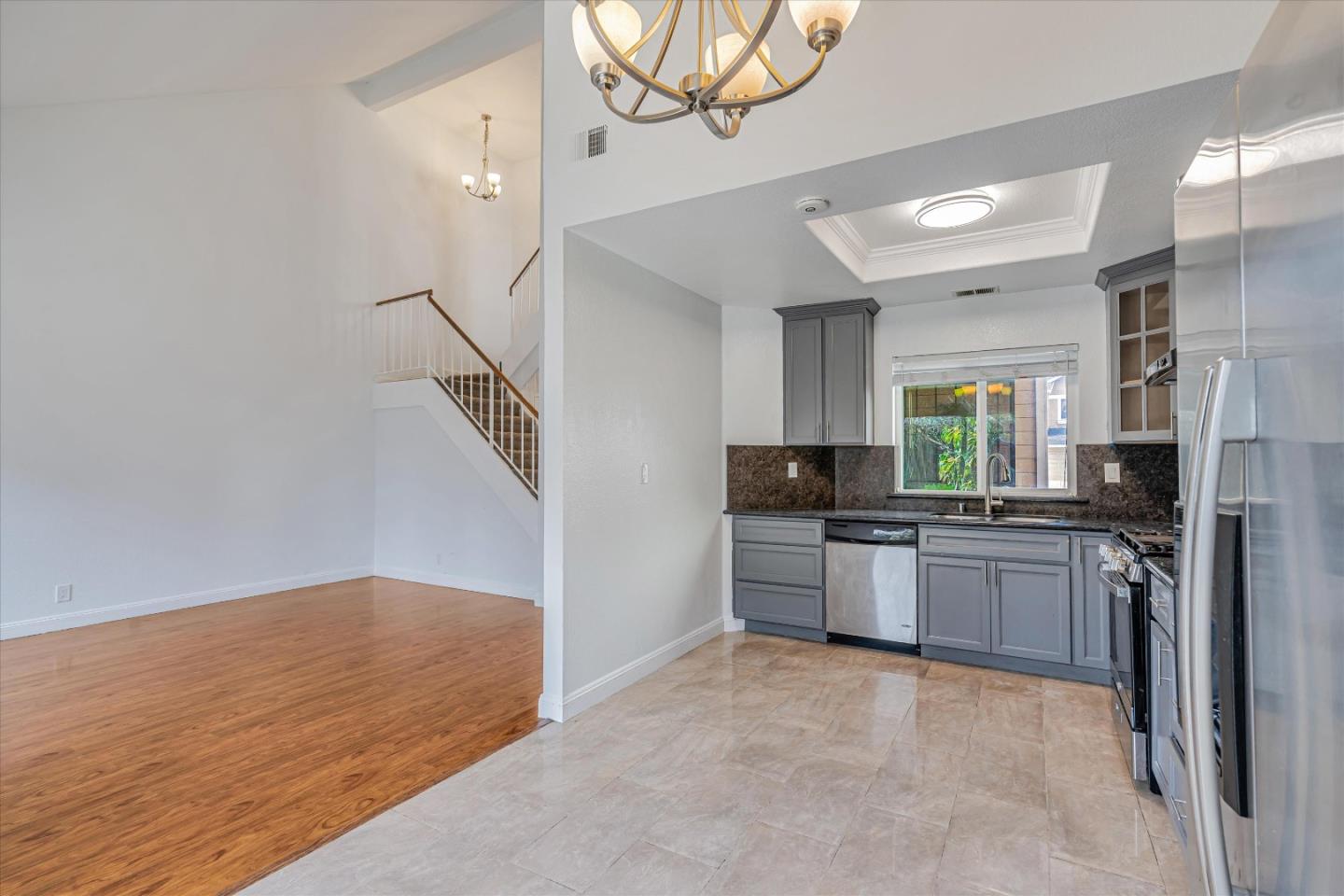 Detail Gallery Image 5 of 32 For 683 Black Pine Dr, San Leandro,  CA 94577 - 3 Beds | 2/1 Baths