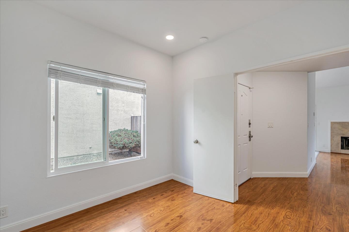 Detail Gallery Image 9 of 32 For 683 Black Pine Dr, San Leandro,  CA 94577 - 3 Beds | 2/1 Baths