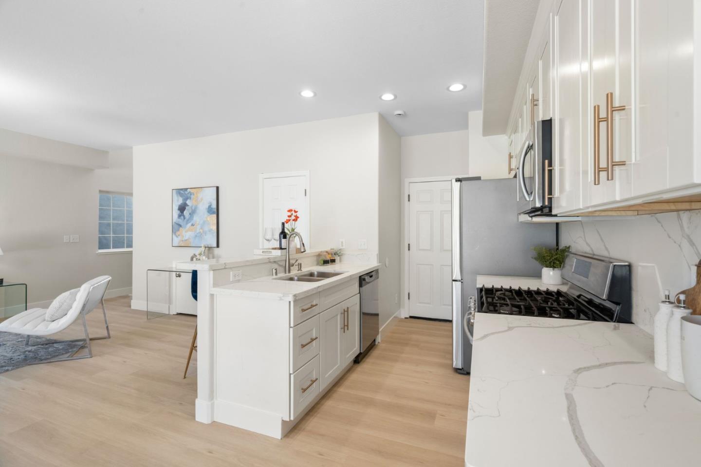 Detail Gallery Image 11 of 47 For 4220 Ramshall Pl, Santa Clara,  CA 95054 - 3 Beds | 2/1 Baths