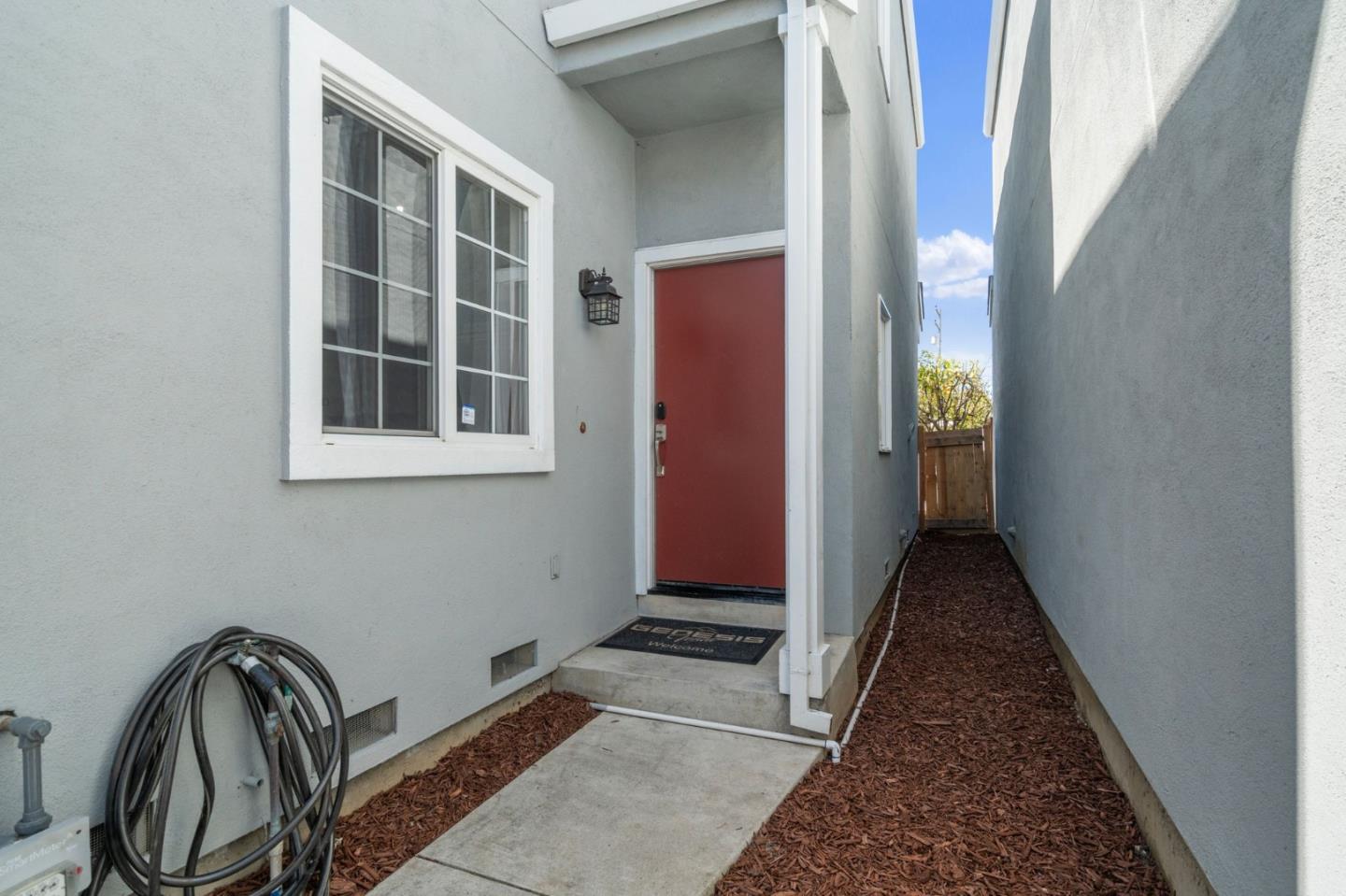 Detail Gallery Image 2 of 47 For 4220 Ramshall Pl, Santa Clara,  CA 95054 - 3 Beds | 2/1 Baths