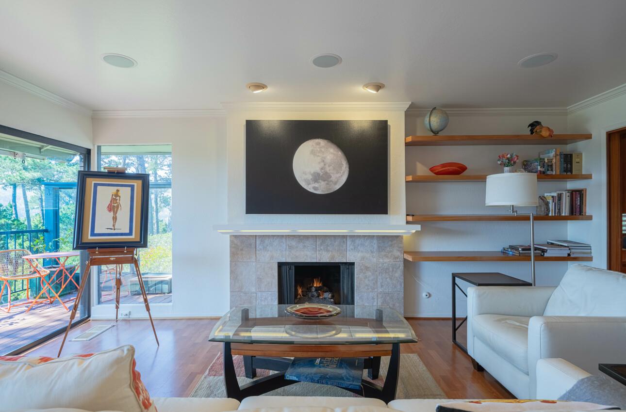 Detail Gallery Image 10 of 53 For 154 Del Mesa Carmel, Carmel,  CA 93923 - 2 Beds | 2 Baths
